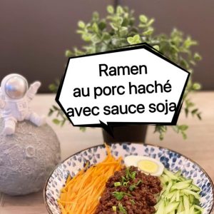 Ramen au porc haché avec sauce soja (sans soupe)