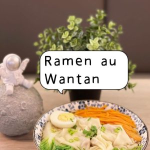 Soupe de ramen avec 4 pcs wantan